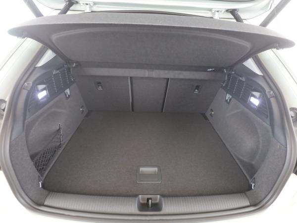 Audi Q2 35 TDI advanced AHK+Matrix+RFK+MMI-Plus