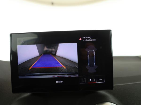 Audi Q2 35 TDI advanced AHK+Matrix+RFK+MMI-Plus