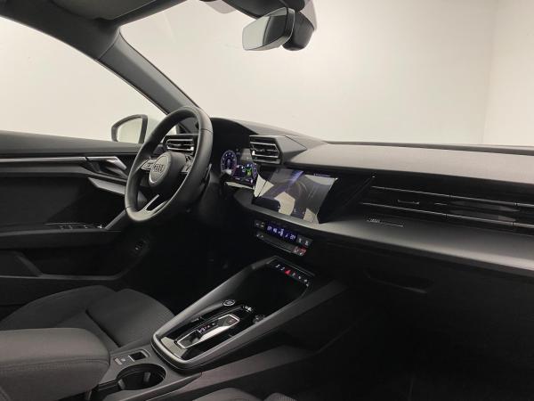 Audi A3 Sportback 30 TFSI advanced - kurzfristig verfügbar !