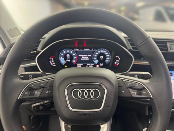 Audi Q3 ACC MMI SITZH AHK LED