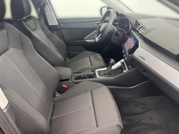 Audi Q3 ACC MMI SITZH AHK LED