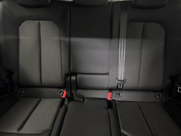 Audi Q3 ACC MMI SITZH AHK LED