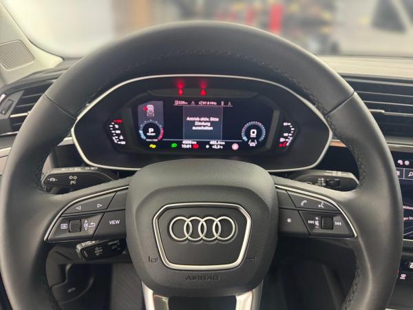 Audi Q3 ACC MMI SITZH AHK LED