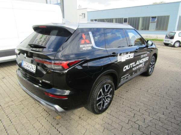 Mitsubishi Outlander Plug-in Hybrid 2.4 Top MJ 25 4WD NAVI LED SHZ ACC RFK FSE SD PDC LRHZ