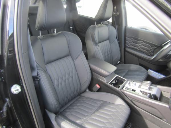 Mitsubishi Outlander Plug-in Hybrid 2.4 Top MJ 25 4WD NAVI LED SHZ ACC RFK FSE SD PDC LRHZ