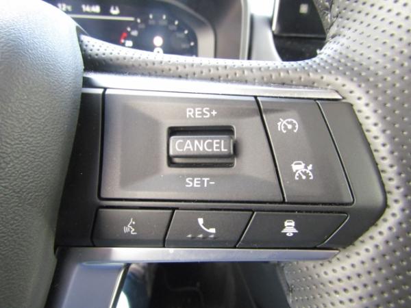 Mitsubishi Outlander Plug-in Hybrid 2.4 Top MJ 25 4WD NAVI LED SHZ ACC RFK FSE SD PDC LRHZ