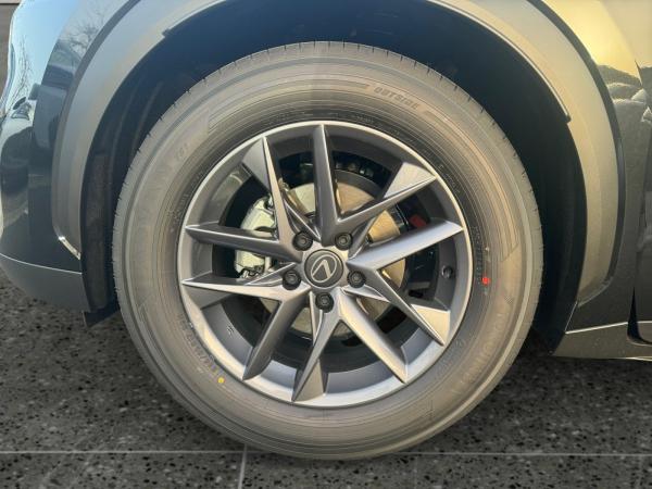 Lexus LBX Basis inkl. Komfortpaket *AKTION*SOFORT*