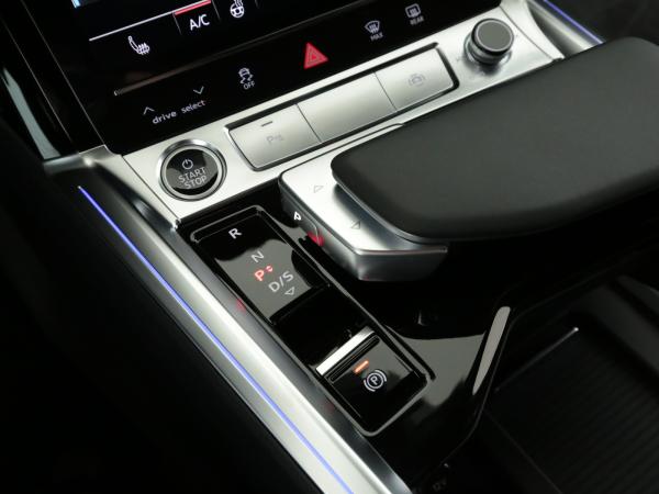 Audi Q8 e-tron Sportback 55 e-tron quattro - Advanced