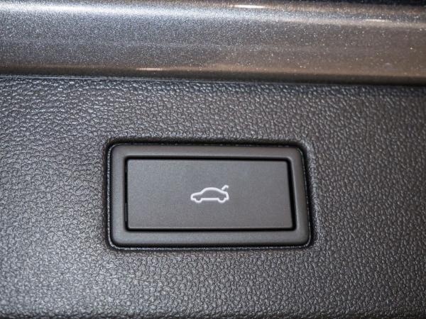 Volkswagen T-Roc R-Line 1.5 l eTSI OPF 7-Gang-Doppelkupplungsgetriebe DSG  !!!Nur noch bis Ende März!!! Nur so lange