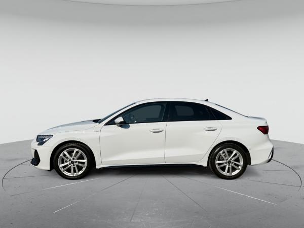 Audi A3 Limousine S line 30 TDI LED AHK Klima+ Business Optikp. schw.