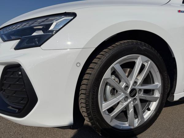 Audi A3 Limousine S line 30 TDI LED AHK Klima+ Business Optikp. schw.