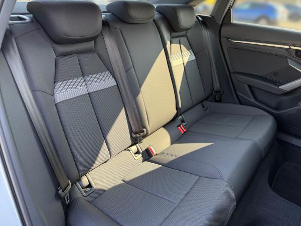 Audi A3 Limousine S line 30 TDI LED AHK Klima+ Business Optikp. schw.