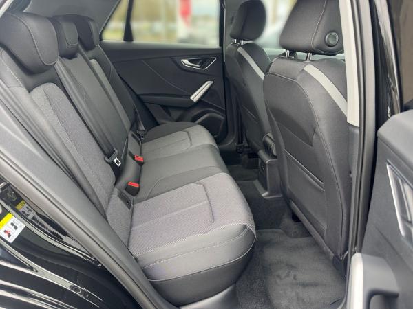 Audi Q2 S line 30 TFSI Matrix LED SHZ AHK Navi+ sound
