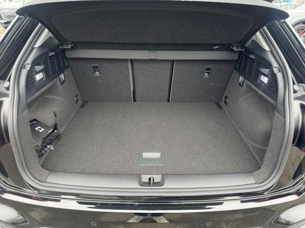 Audi Q2 S line 30 TFSI Matrix LED SHZ AHK Navi+ sound