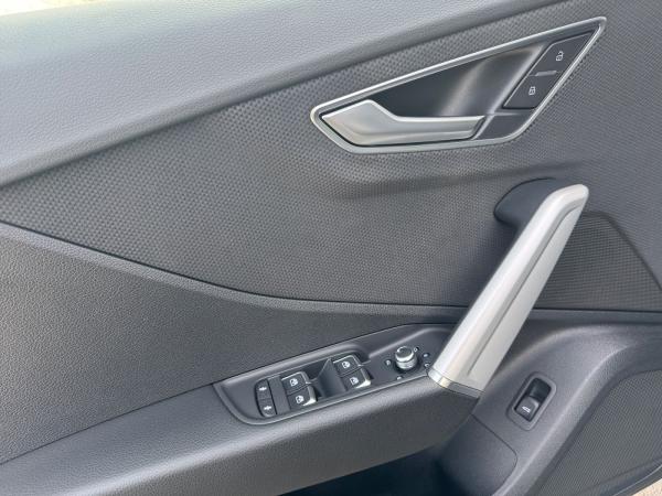 Audi Q2 advanced 30 TFSI Navi+ Assistenzpaket Parken Komfortp.