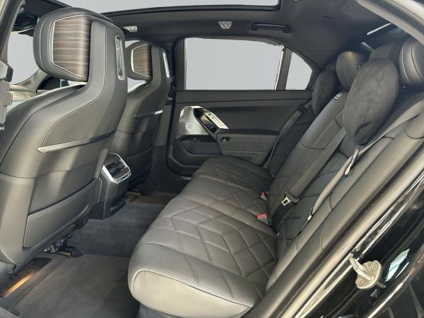 BMW i7 xDrive60 Limousine 649? netto/mtl.*20 *LC Prof.*HUD*Driving+Parking Assist.Prof.*B&W*DAB*Executive L