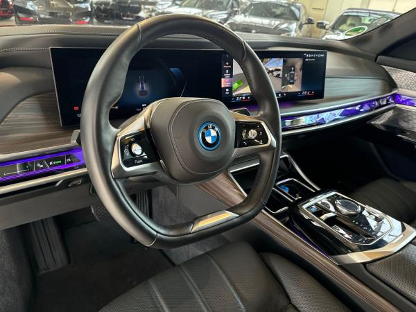 BMW i7 xDrive60 Limousine 649? netto/mtl.*20 *LC Prof.*HUD*Driving+Parking Assist.Prof.*B&W*DAB*Executive L