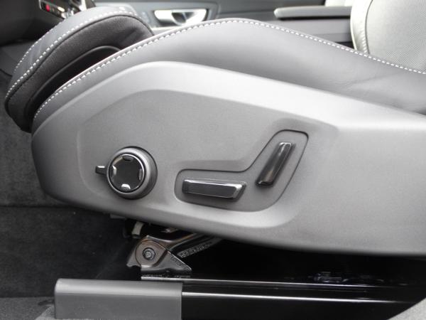 Volvo XC60 T6 AWD Ultra Black Edition