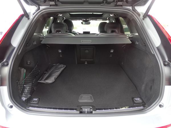 Volvo XC60 T6 AWD Ultra Black Edition