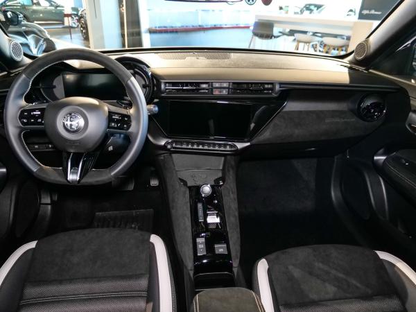 Alfa Romeo Junior 48V-Hybrid Ibrida Sport Speciale 107kW (145PS)