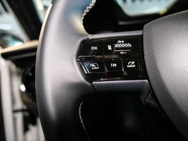 Alfa Romeo Junior 48V-Hybrid Ibrida Sport Speciale 107kW (145PS)