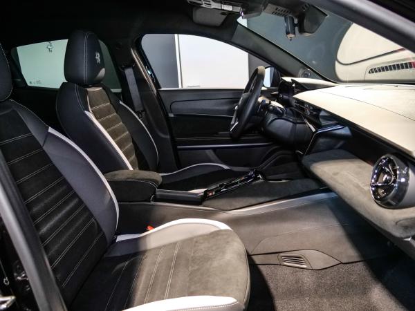 Alfa Romeo Junior 48V-Hybrid Ibrida Sport Speciale 107kW (145PS)