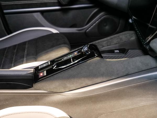 Alfa Romeo Junior 48V-Hybrid Ibrida Sport Speciale 107kW (145PS)