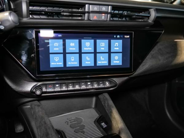 Alfa Romeo Junior 48V-Hybrid Ibrida Sport Speciale 107kW (145PS)