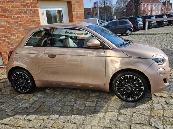 Fiat 500e La Prima  -sofort verfügbar