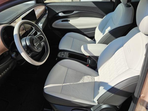 Fiat 500e La Prima  -sofort verfügbar