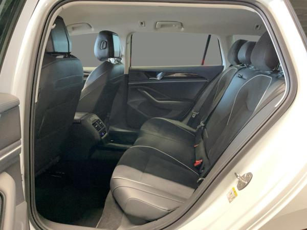 Volkswagen Passat Variant Business 1.5 eTSI DSG 360 ACC AUT