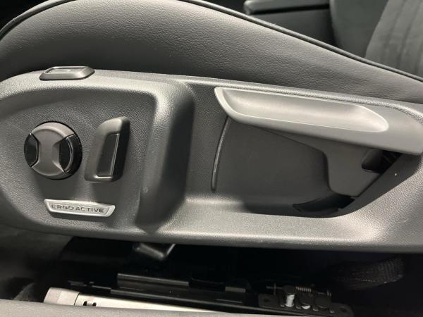 Volkswagen Passat Variant Business 1.5 eTSI DSG 360 ACC AUT