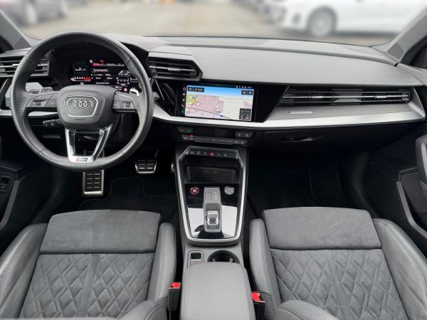 Audi RS3 RS 3 Limousine TFSI S tronic Dynamikpaket+ Keramik Matrix Rückfahrk.