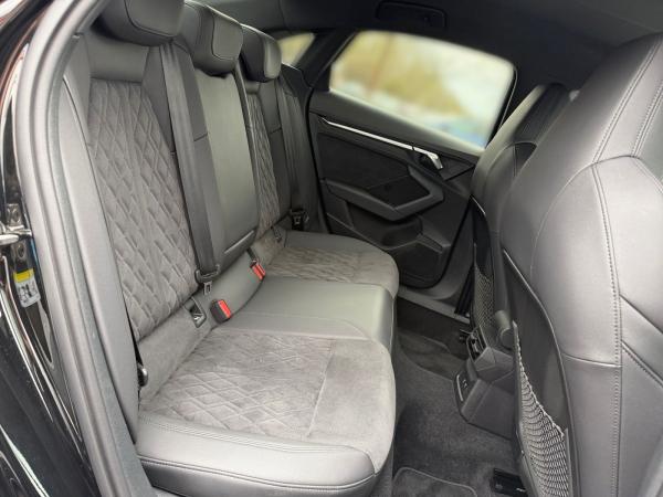 Audi RS3 RS 3 Limousine TFSI S tronic Dynamikpaket+ Keramik Matrix Rückfahrk.