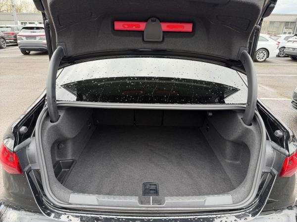 Audi RS3 RS 3 Limousine TFSI S tronic Dynamikpaket+ Keramik Matrix Rückfahrk.