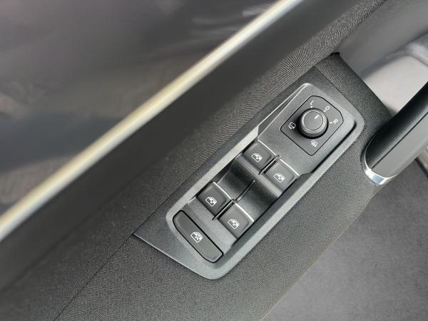 Volkswagen Touran Highline 1.5 TSI DSG,IQ.DRIVE,AHK,Kamera