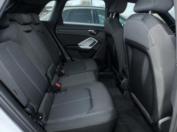 Audi Q3 advanced 35 TFSI S-tronic KAMERA+NAVI+VC+18`