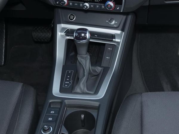 Audi Q3 advanced 35 TFSI S-tronic KAMERA+NAVI+VC+18`