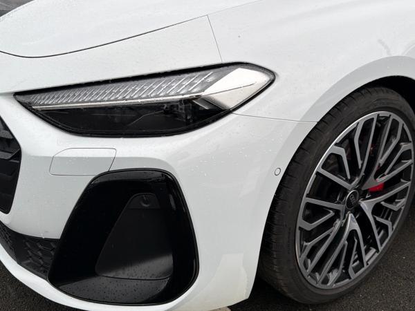 Audi A5 e-hybrid 2.0 TFSIe quattro S tronic Matrix