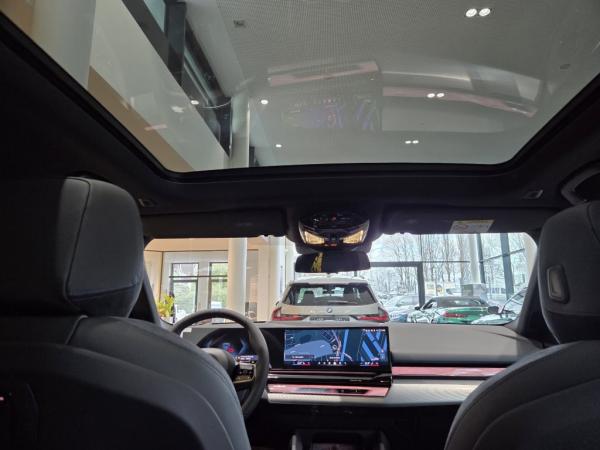 BMW i5 eDrive40 Touring || M Sport Pano Head-Up 360