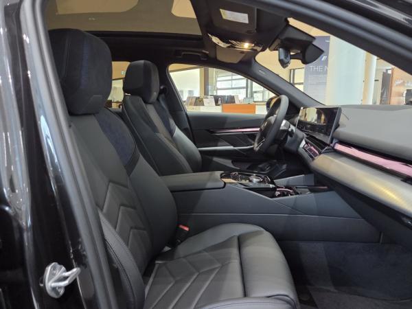 BMW i5 eDrive40 Touring || M Sport Pano Head-Up 360