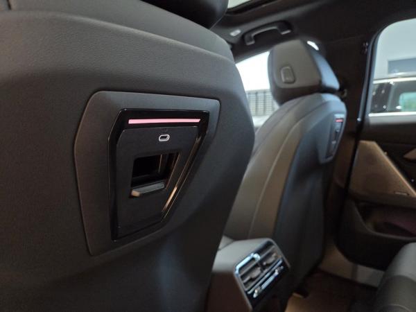 BMW i5 eDrive40 Touring || M Sport Pano Head-Up 360