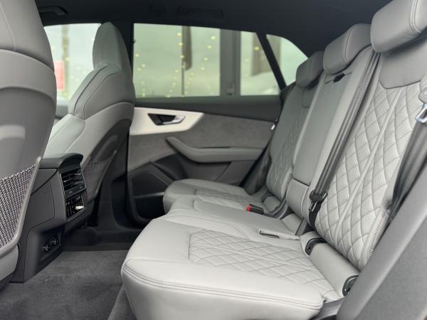 Audi Q8 S Line Business TDI quattro 210(286)kW(PS) tiptronic *BITTE BESCHREIBUNG LESEN*