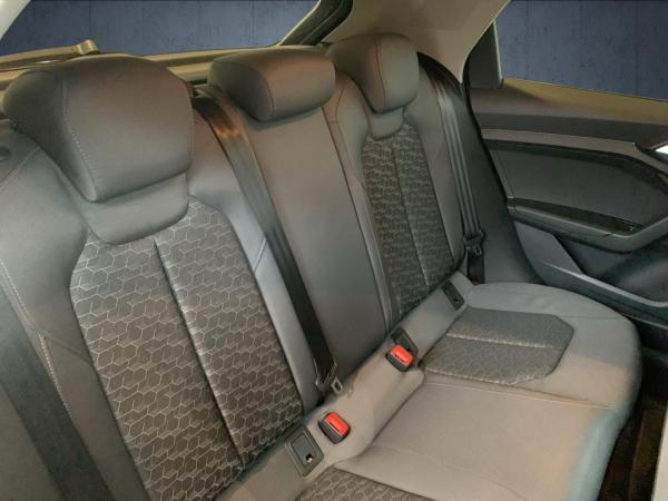 Audi A1 Sportback advanced ⇒ 95PS ⇒ Einparkhilfe plus⇒ Sportsitze ⇒ LED-Scheinwerfer