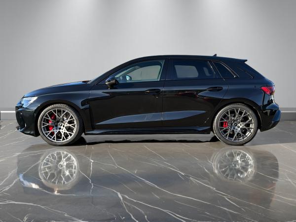 Audi RS3 Sportback 294 kW S tronic + RS SPORTABGAS + RS SCHALENSITZE + MATRIX + HUD + SONOS +
