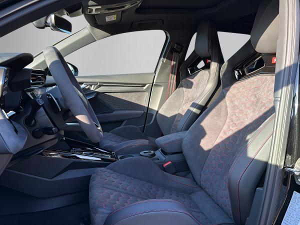 Audi RS3 Sportback 294 kW S tronic + RS SPORTABGAS + RS SCHALENSITZE + MATRIX + HUD + SONOS +