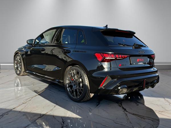 Audi RS3 Sportback 294 kW S tronic + RS SPORTABGAS + RS SCHALENSITZE + MATRIX + HUD + SONOS +