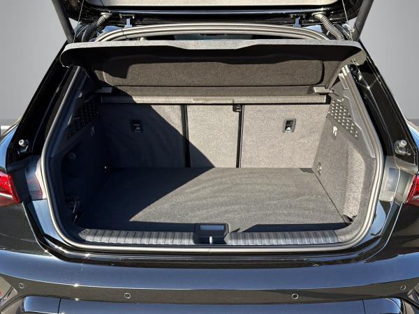Audi RS3 Sportback 294 kW S tronic + RS SPORTABGAS + RS SCHALENSITZE + MATRIX + HUD + SONOS +