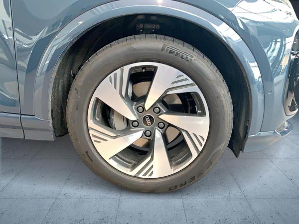 Audi Q6 e-tron S-Line   » MMI experience pro   ⇒ Tech Plus  ⇒  20"     ⇒  AHK