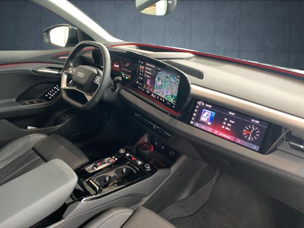 Audi Q6 e-tron S-Line   » MMI experience pro   ⇒ Tech Plus  ⇒  20"     ⇒  AHK